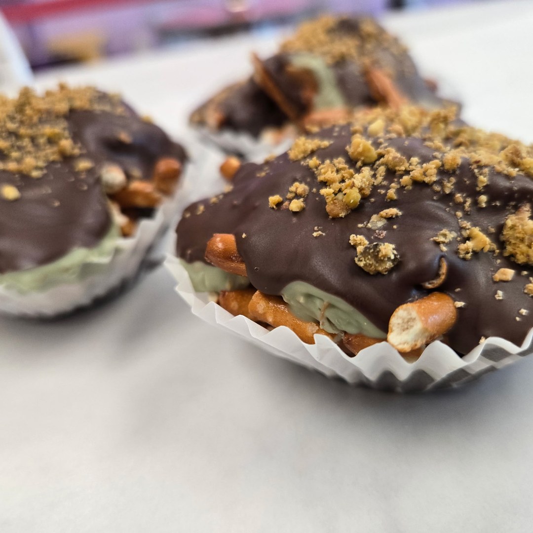 Dubai-Inspired Peanut Butter Clusters